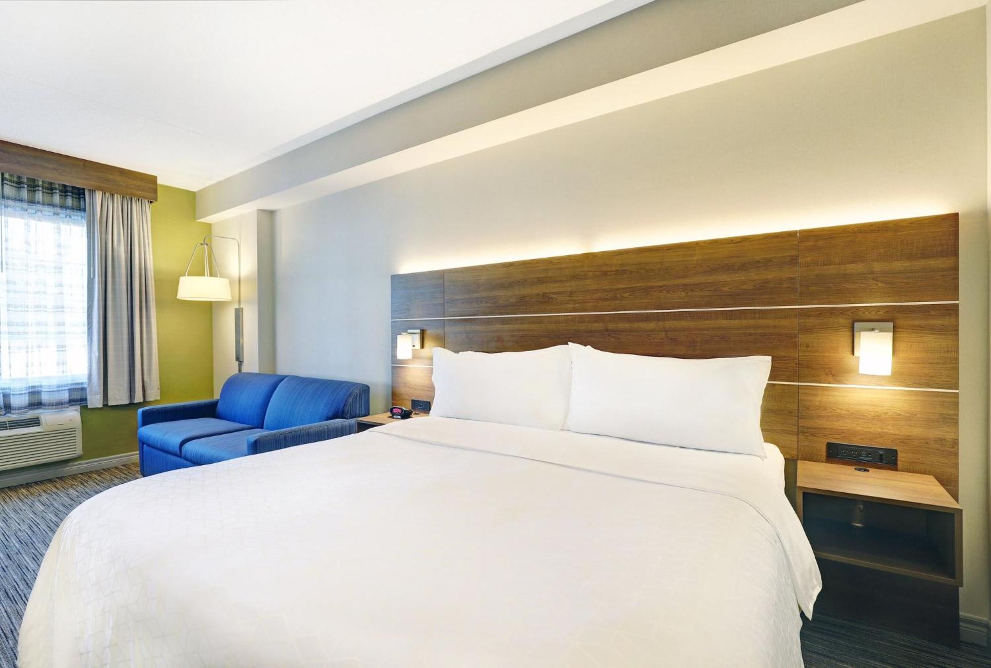 Holiday Inn Express Whitby Oshawa By Ihg Екстериор снимка