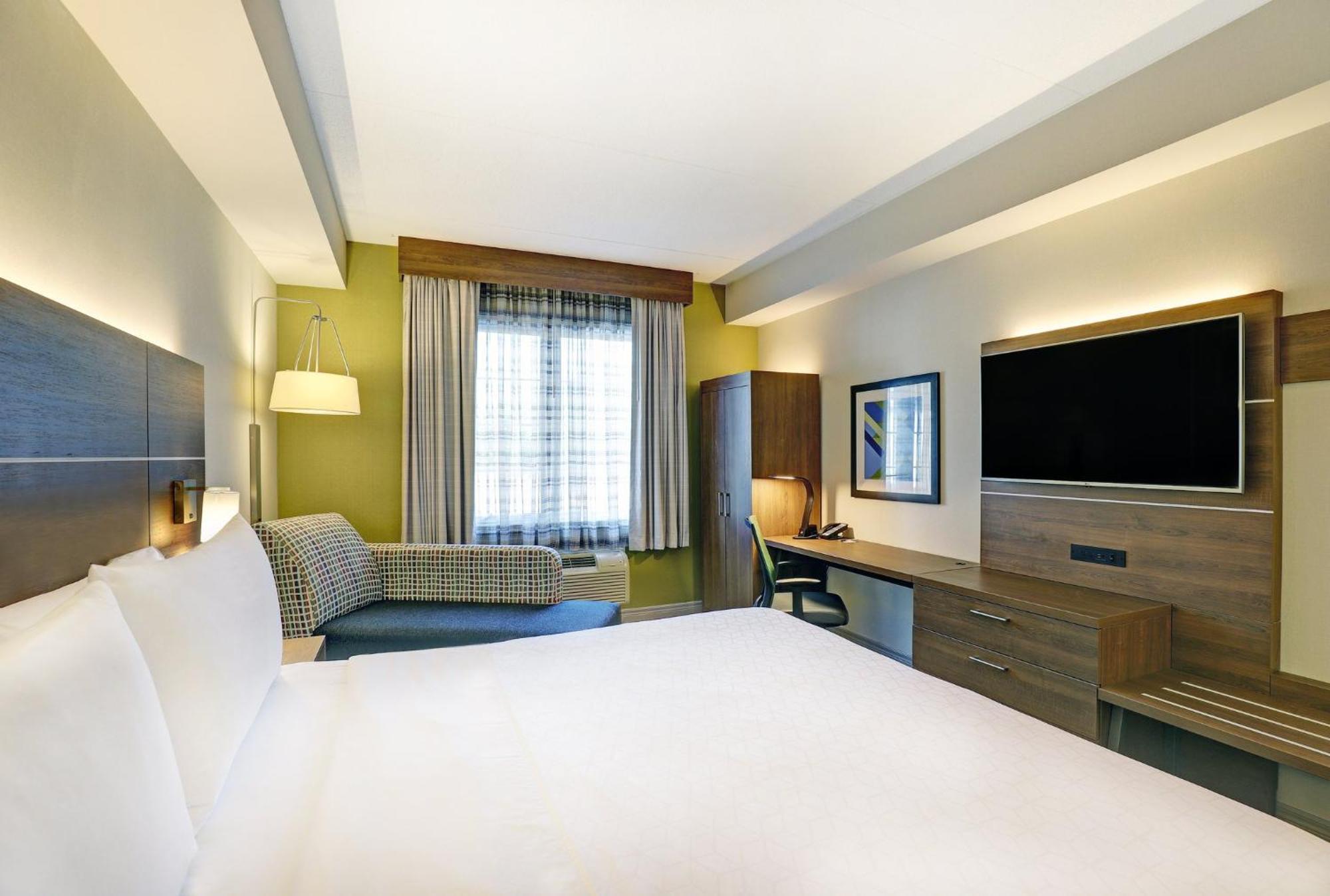 Holiday Inn Express Whitby Oshawa By Ihg Екстериор снимка