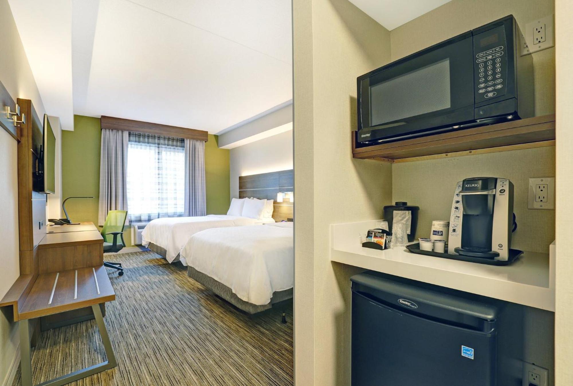 Holiday Inn Express Whitby Oshawa By Ihg Екстериор снимка
