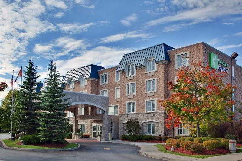 Holiday Inn Express Whitby Oshawa By Ihg Екстериор снимка